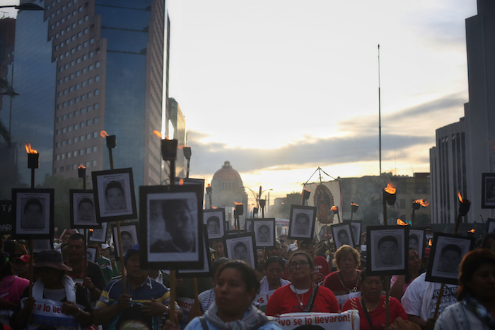 Los padres de los 43 advirtieron hoy que no cesarán en la lucha de la búsqueda de sus hijos. Foto: Francisco Cañedo, SinEmbargo.