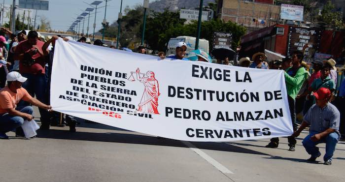 Los inconformes exigieron seguridad en los pueblos, servicios médicos, educación y que el ejército no fumigue debido a que afecta la salud de los habitantes. Foto: Cuartoscuro.