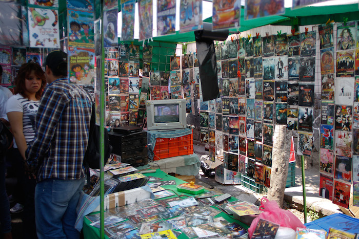 Ayer, al participar en un acto con Motion Picture Association (MPA), el funcionario de la fiscalía federal abundó que sólo la industria cinematográfica del país tuvo un impacto de 340 millones de dólares porque ocho de cada 10 películas vendidas en México fueron copias apócrifas. Foto: Cuartoscuro