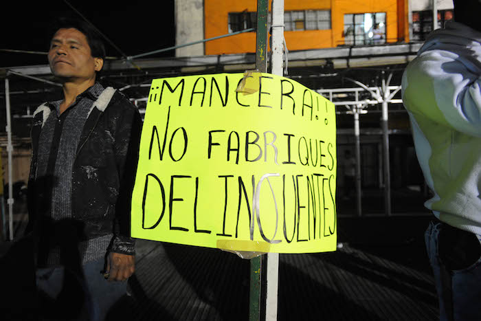 Comerciantes contra operativo. Foto: Cuartoscuro