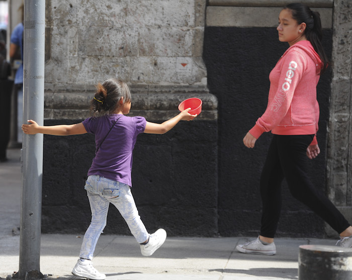 La mitad de los niños en México vive en pobreza, alertan CNDH y Redim. Foto: Cuartoscuro 