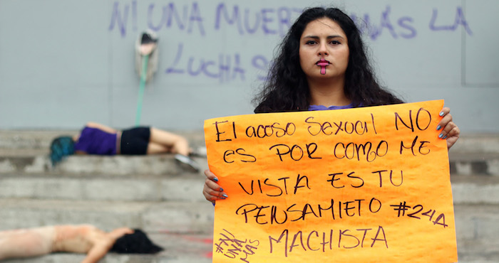 TUXTLA GUTIERREZ, CHIAPAS, 24ABRIL2016.- Hombres, mujeres, niños y activistas de distintas asociaciones, marcharon por las calles de Tuxtla Gutiérrez, Chiapas, Foto: Archivo/Cuartoscuro.