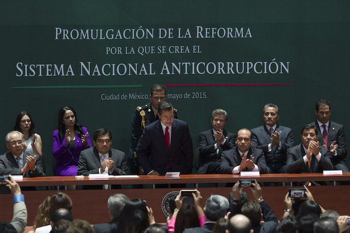 Peña Nieto, presidente de México, durante la promulgación de la Reforma Constitucional para crear el Sistema Nacional Anticorrupción, en el Palacio Nacional. Foto: Cuartoscuro