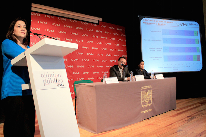 De izquierda a derecha, Mercedes Poiré, Rodrigo Lepez, María Guadalupe Macedonio, en la presentación del análisis. Foto: UVM.