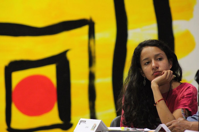 Berta Zúñoga durante el foro "La lucha de Berta Cáceres, la lucha de los pueblos", realizado en la Facultad de Economía de la UNAM. Foto: Luis Barrón.