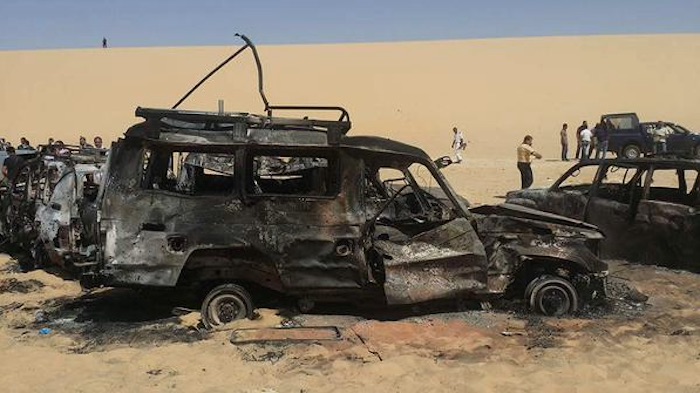 Una de las fotografías de la caravana atacada en Egipto. Foto: Vía Twitter @Doma_Man