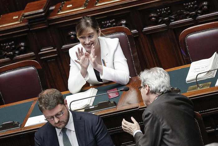 Congresistas durante la aprobación de la nueva ley. Foto: EFE