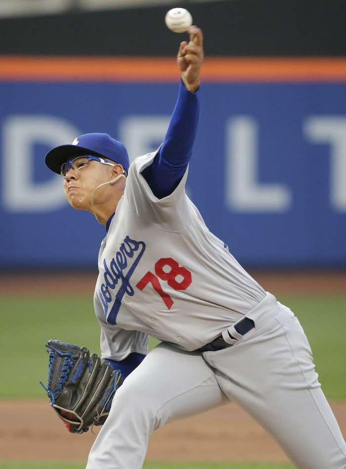 Juli Uría en su debut con los Dodgers. Foto: AP
