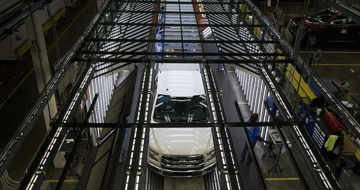 Ford señaló que sus concesionarios reemplazarán de forma gratuita los cilindros principales de los frenos frontales de los vehículos. Foto: EFE