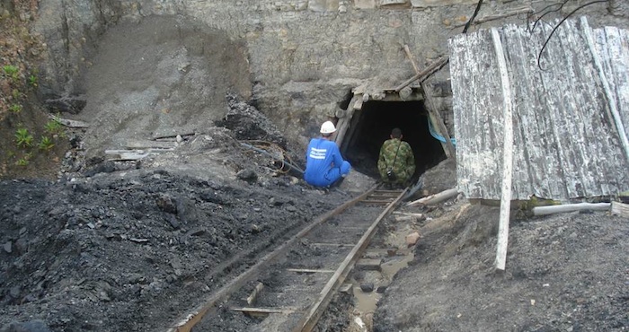 a operación del tajo, violaba el Manifiesto de Impacto Ambiental, pues la distancia mínima para operar es de 350 metros lineales desde la última casa. Foto: Vanguardia