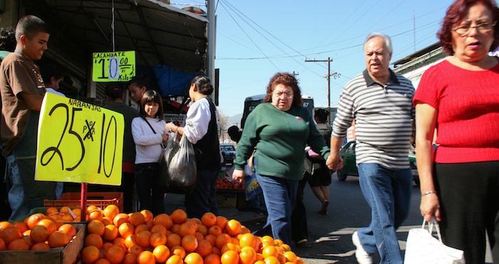 La naranja y el tomate verde fueron los productos con mayor aumento en la primera quincena de mayo con una variación de 11.64 y 10.89 por ciento, respectivamente. Foto: Cuartoscuro