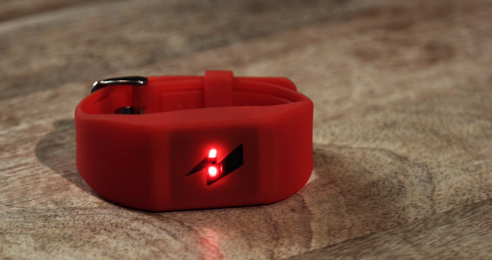 Su funcionamiento es el siguiente: cada persona establece un importe para el saldo mínimo en su cuenta. En caso de que se rebase esa cantidad mínima, la plataforma se comunicará con los dispositivos conectados para que lleven a cabo una acción determinada. Foto: TICbeat