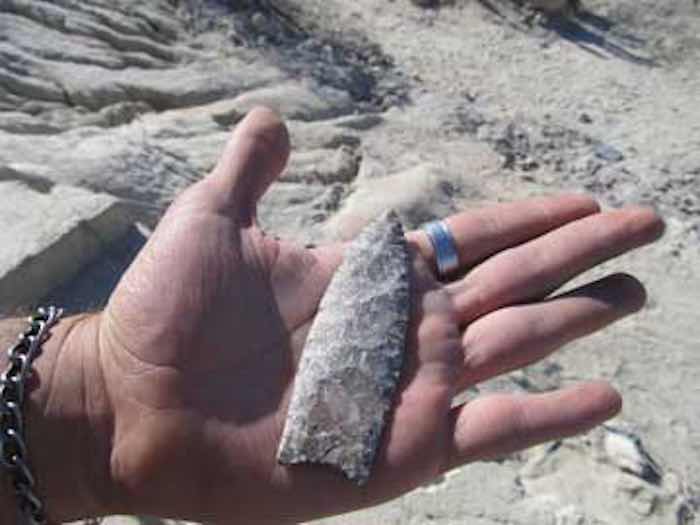 Una clásica punta clovis encontrada por arqueólogos del INAH. Foto: INAH