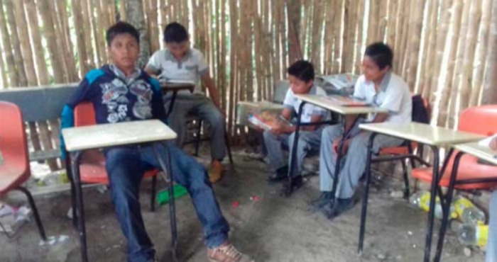 Telesecundaria General “Pedro María Anaya” en la comunidad de Santa Bárbara en Aquismón, en San Luis Potosí. Foto: Pulso.