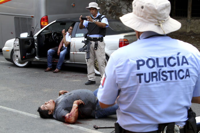 Autoridades de turismo de Acapulco han alertado que desde el pasado el 10 de abril, cuando se difundieron mensajes de advertencia en redes sociales de “no salgas a la calle”, “ya llegamos a Acapulco, si te encontramos te vamos a matar, venimos de Sinaloa, todo eso provocó miedo”. Foto: Cuartoscuro/Archivo