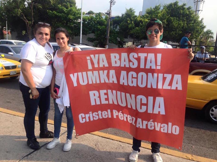 Ciudadanos exigen destitución de la directora por mal manejo de Yumká. Foto: Facebook.