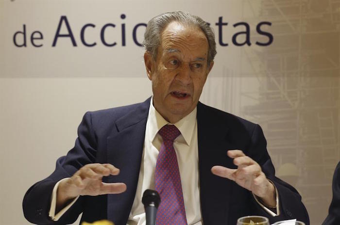 El presidente de la constructora OHL, Juan Miguel Villar Mir, durante la rueda de prensa previa a la Junta General de Accionistas de la empresa que se celebra hoy en Madrid. Foto: EFE