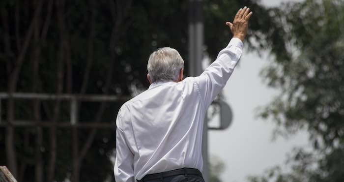En la imagen AMLO, quien encabezó una marcha silenciosa del Ángel de la Independencia a la Glorieta de Colón, para repudiar los hechos violentos de Nochixtlán, Oaxaca. Foto: Cuartoscuro.