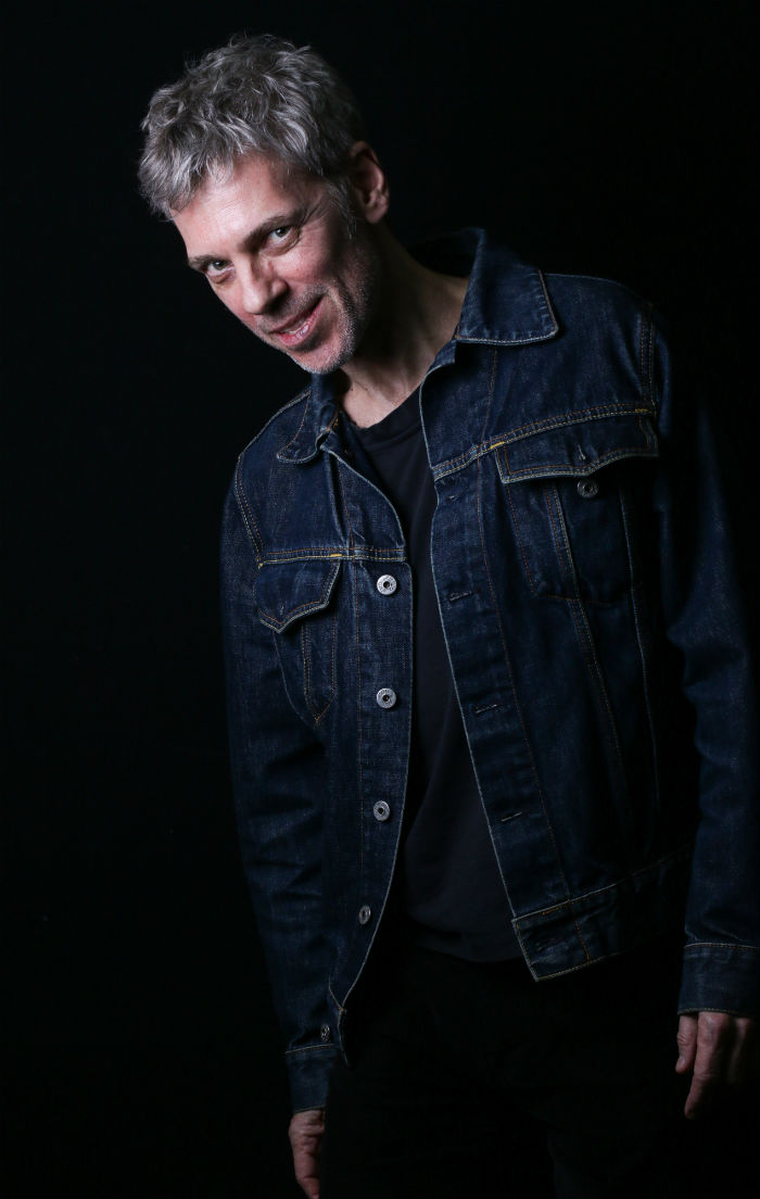 Warner Music acaba de sacar un compilado sólo para Colombia y México con el título "Lo mejor de Ariel Rot"