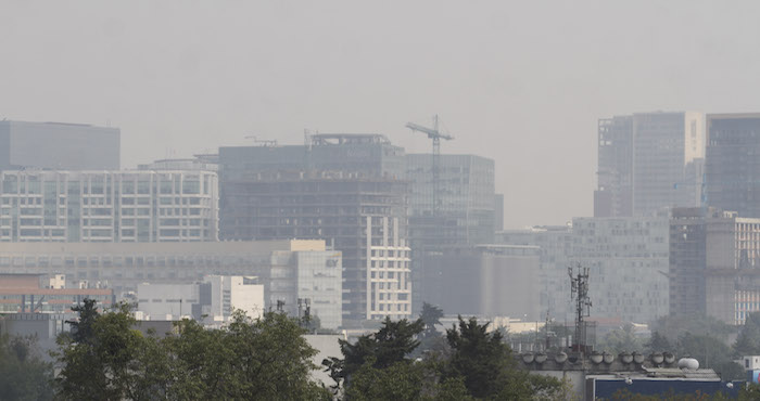 A punto de decretarse la Fase 1 de contingencia en la Megalópolis, la lluvia provocó reducción de contaminantes. Foto: Cuartoscuro
