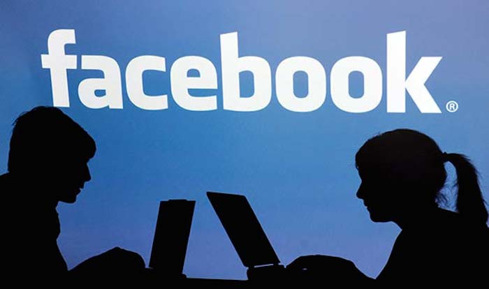 Facebook adapta frecuentemente el algoritmo que decide cuáles son los mensajes que ve el usuario. La interacción del usuario influye sobre los cambios. Foto: EFE