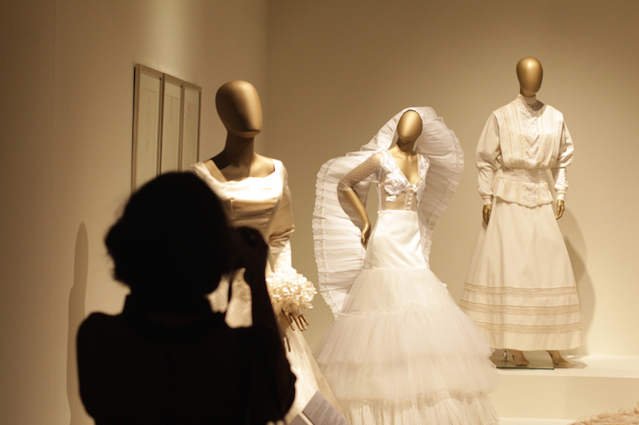 Un recorrido por 75 años del vestir en México. Foto: Francisco Cañedo, SinEmbargo