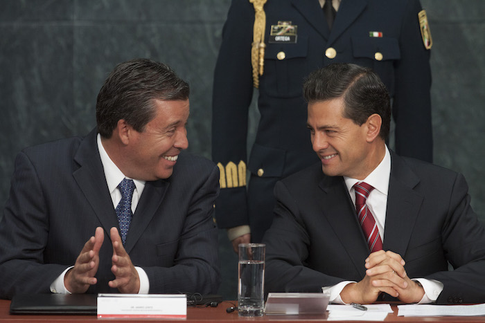 Miguel Márquez Márquez, Gobernador de Guanajuato y Enrique Peña Nieto, Presidente de México, durante el anunció de la nueva planta de ensamble automotriz de Toyota en Guanajuato en abril de 2015. Foto: Cuartoscuro