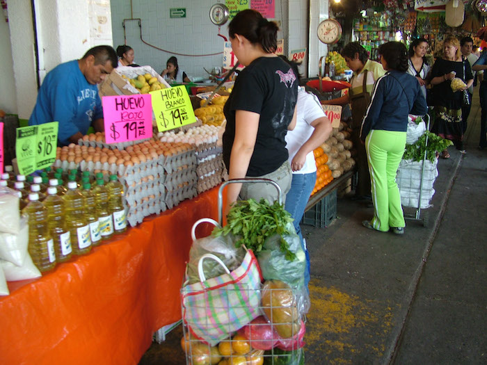 En mayo, un 18.4 por ciento de los desocupados no contaba con estudios completos de secundaria, en tanto que los de mayor nivel de instrucción representaron al 81.6 por ciento. Foto: Cuartoscuro