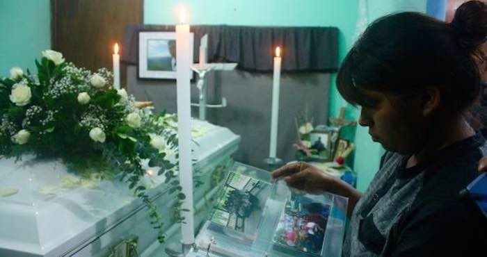 En la imagen, el velorio del joven fallecido. Foto: Archivo Blog Expediente.