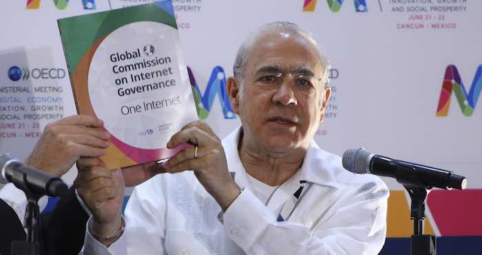 En la imagen, el Secretario General de la OCDE, José Ángel Gurría, durante su participación en "La cumbre ministerial digital" que se realiza en Cancún. Foto: Cuartoscuro.