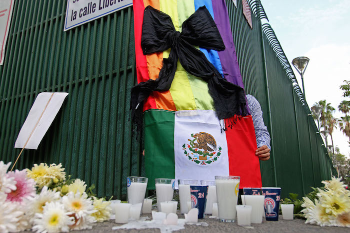 La muerte de 49 jóvenes en Orlando es una herida abierta para toda una comunidad que ha librado durante décadas una lucha a sangre y muerte para defender sus derechos, pero también es una dolorosa muestra de cómo el discurso del odio es un cáncer en la médula de nuestras sociedades. Foto: Cuartoscuro