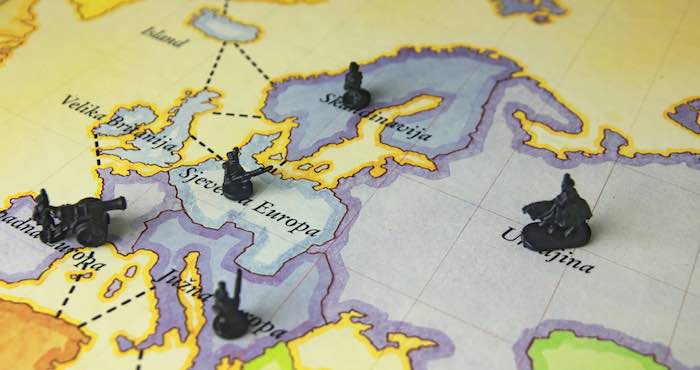 Risk es un juego de estrategia militar que sirve para mejorar la capacidad de resolver problemas y conflictos, diseñar estrategias y mantener un buen nivel de atención y concentración. Foto: Shutterstock.