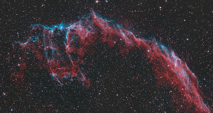 Kepler-1647 tiene una edad aproximada de 4 mil 400 millones de años, similar a la de la Tierra, y tarda mil 107 días (algo más de tres años) en completar su órbita alrededor de las dos estrellas. Foto: Archivo