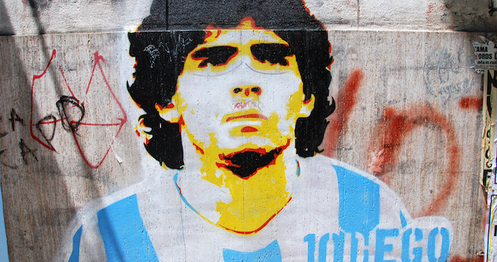 un grafitti de Diego Maradona en una pared de Buenos Aires, Argentina. Foto: Archivo/Shutterstock