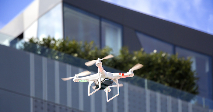 La medida es un intento por comenzar a competir con Amazon, que ya realiza pruebas de entregas a domicilio. Foto: Archivo/Shutterstock