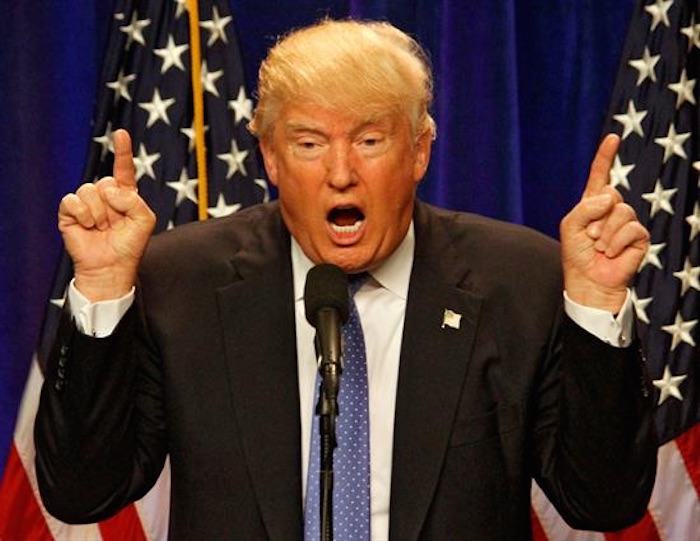 las políticas de Trump le costarán a la ciudad más empleos que las recesiones del 2001 y el 2008, y llevarán a "deportaciones masivas que se convertirían en un reino del terror con la marca Trump". Señalará que habitantes neoyorquinos provenientes de países musulmanes contribuyen con 14.200 millones de dólares a la economía local. Foto: AP