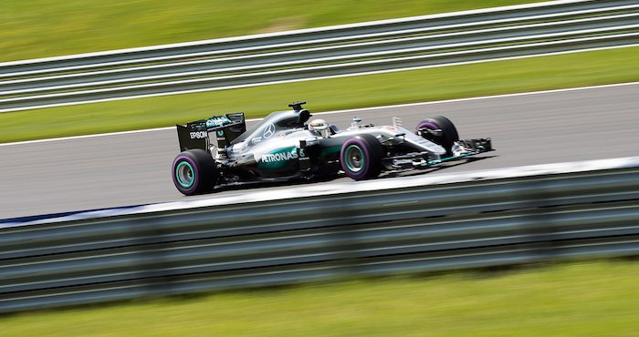 El piloto británico de Formula Uno, Lewis Hamilton de Mercedes AMG GP en la sesión de calificación del Gran Premio de Australia. Foto: EFE
