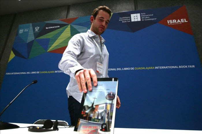 Joël Dicker en la FIL Guadalajara. Foto: FIL Guadalajara