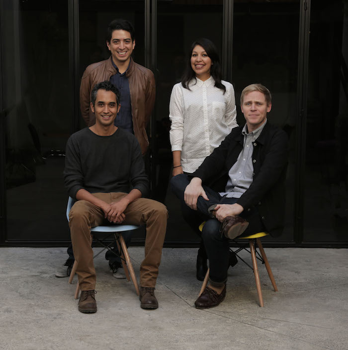 Antoine a la derecha, con los cofundadores de Dada Room: Pamela, Juan y Óscar. Foto: Cortesía Dada Room