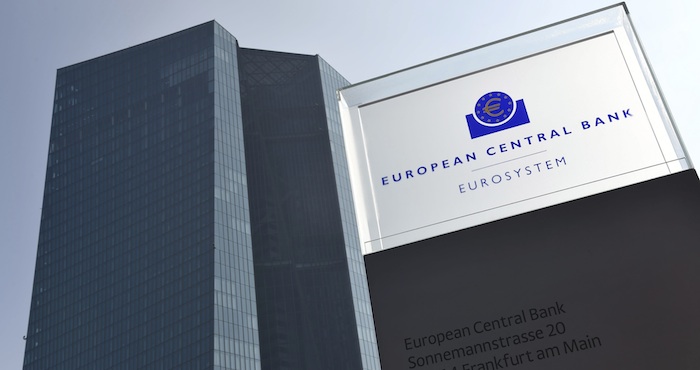 "Vientos en contra para la recuperación económica en la zona del euro incluyen el resultado del referéndum en el Reino Unido y otras incertidumbres geopolíticas", dijo el presidente del BCE. Foto: EFE