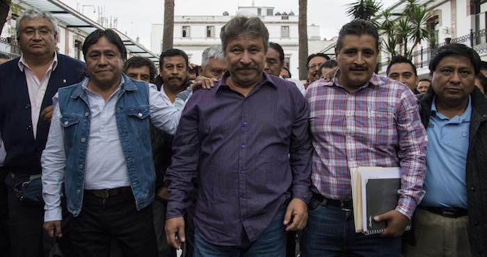 En la imagen, integrantes de la CNTE se retiran de las inmediaciones de la Segob tras el cuarto diálogo propuesto para la resolución de la Reforma Educativa. Foto: Cuartoscuro.