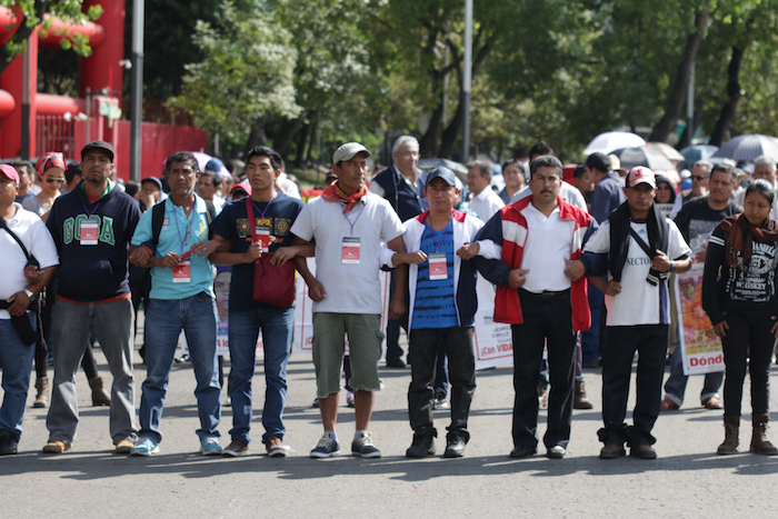 Ayer, la CNTE realizó una serie de movilizaciones en la Ciudad de México a la que se sumaron padres de familia. Foto: Francisco Cañedo, SinEmbargo