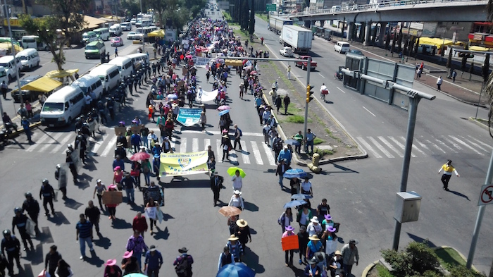 Esta mañana, cuatro marchas se registran en la Ciudad de México en apoyo a la CNTE. Foto: Luis Barrón, SinEmbargo