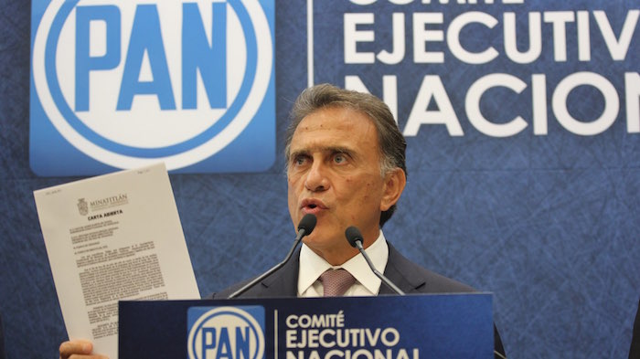 Miguel Ángel Yunes pidió la renuncia inmediata de Javier Duarte. Foto: Luis Barrón, SinEmbargo