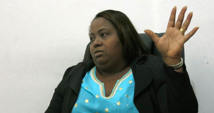 En esta imagen, tomada el 29 de junio de 2016, Jacqueline Montero explica el proyecto de ley en el que trabaja sobre los derechos de las trabajadoras del sexo. Foto: Archivo AP.