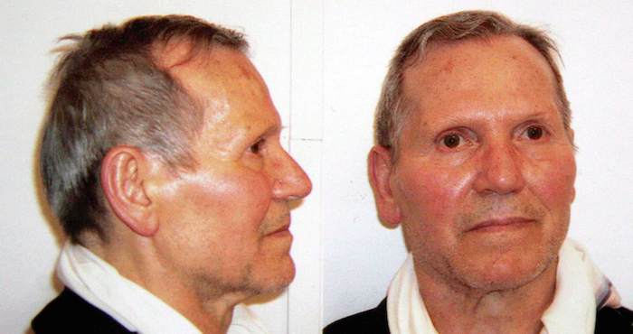 Imagen distribuida por la policia italiana que muestra al jefe de la mafia Bernardo Provenzano tras su arresto. Foto: Efe