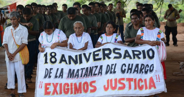 Viudas y familiares de víctimas de la matanza de El Charco demandaron que se aclare el caso y se castigue a los culpables . Foto: Lenin Ocampo, El Sur.