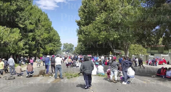 Maestros de la CNTE bloquearon siete puntos en Michoacán. Foto: Provincia