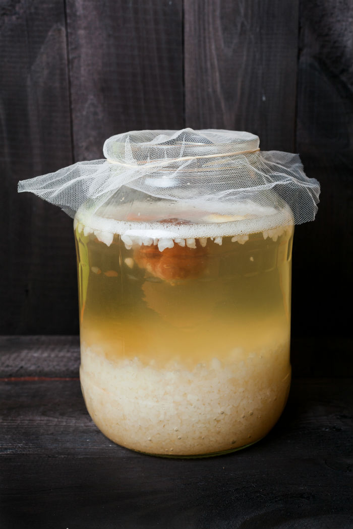 La idea era, desde el principio, absurda, y la explicación que pretendía darle aires verídicos no era mucho más elaborada: que usaban los búlgaros (o “tibicos”, como les decían) para elaborar cosméticos de una marca sueca. Foto: Shutterstock