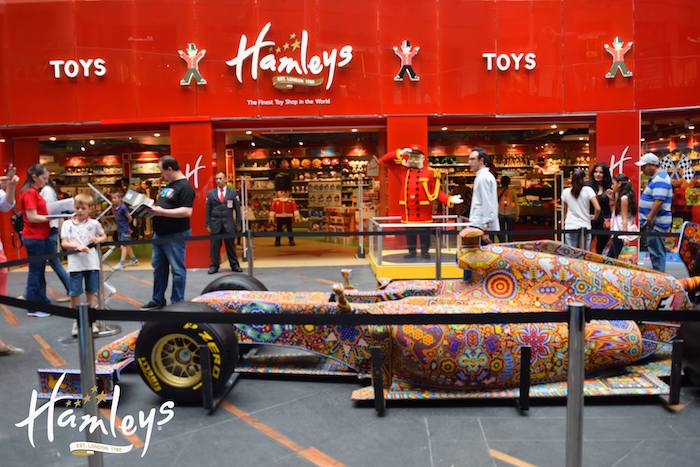 En junio tuvieron exhibido un auto de la Fórmula 1 con decorado huichol. Foto: Facebook (hamleysmex)
